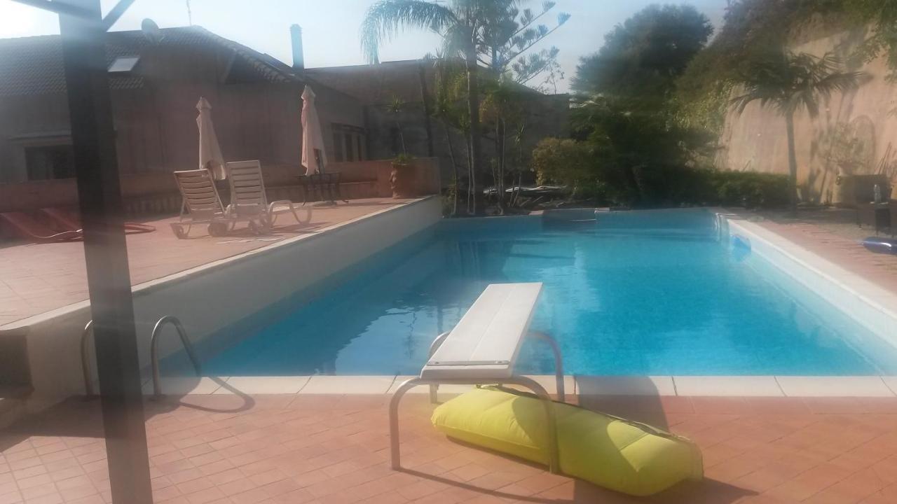 Villa Grande Messina Buitenkant foto