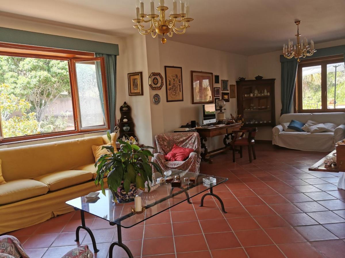 Villa Grande Messina Buitenkant foto